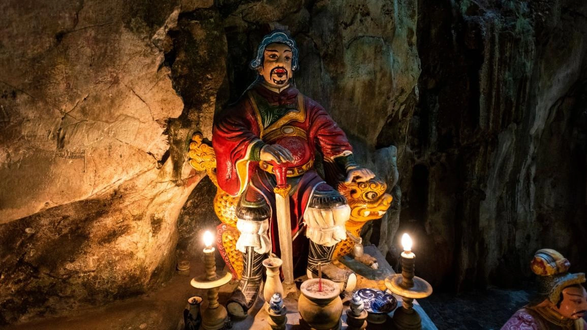 Day Tour | Marble Mountains, Am Phu Cave & Linh Ung Pagoda Private Tour (with English & Korea Tour Guide) from Da Nang
